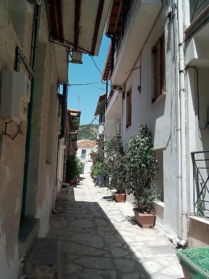 Appartement Nafpaktos Old Town Extérieur photo