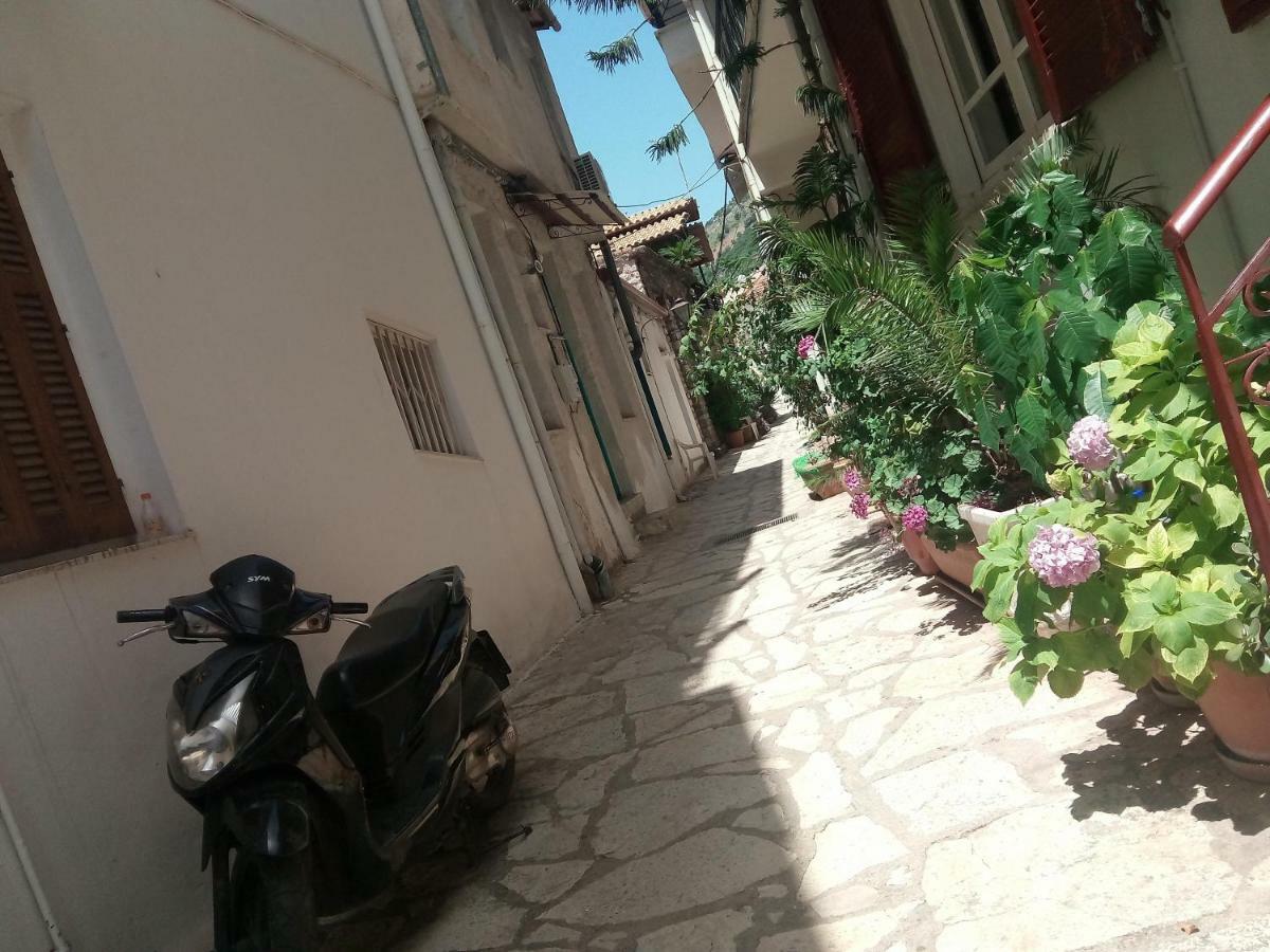 Appartement Nafpaktos Old Town Extérieur photo
